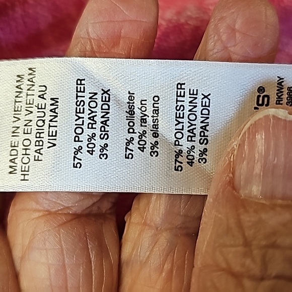 CHICO'S 1 NWT Light weight top.‎ Envelope zipper. Beautiful pink 💗Size (8-10) - Picture 12 of 14